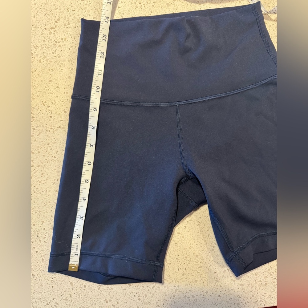 Lululemon Women’s Size 4 Align Yoga 6’ Shorts Navy Blue NWOT - never worn - Picture 8 of 9